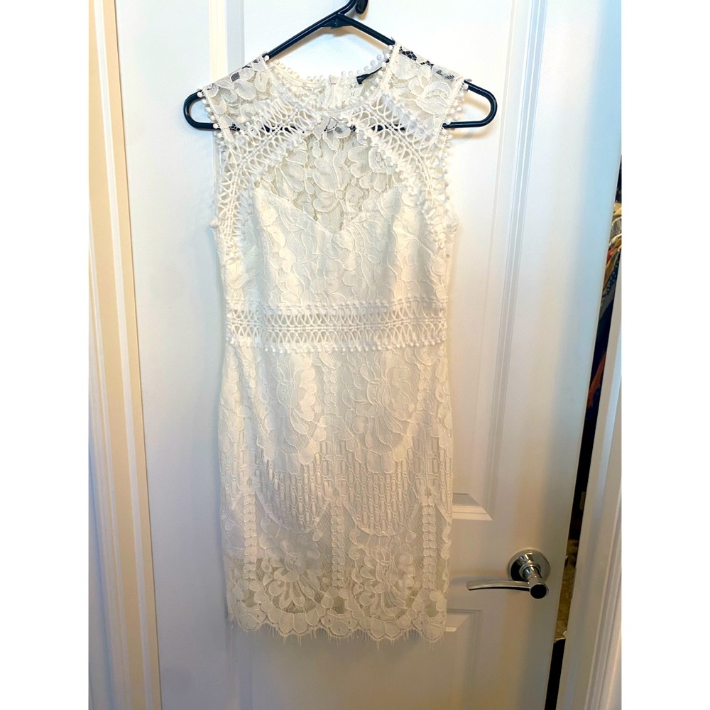 White elegant lace short dress size m (4/6)
